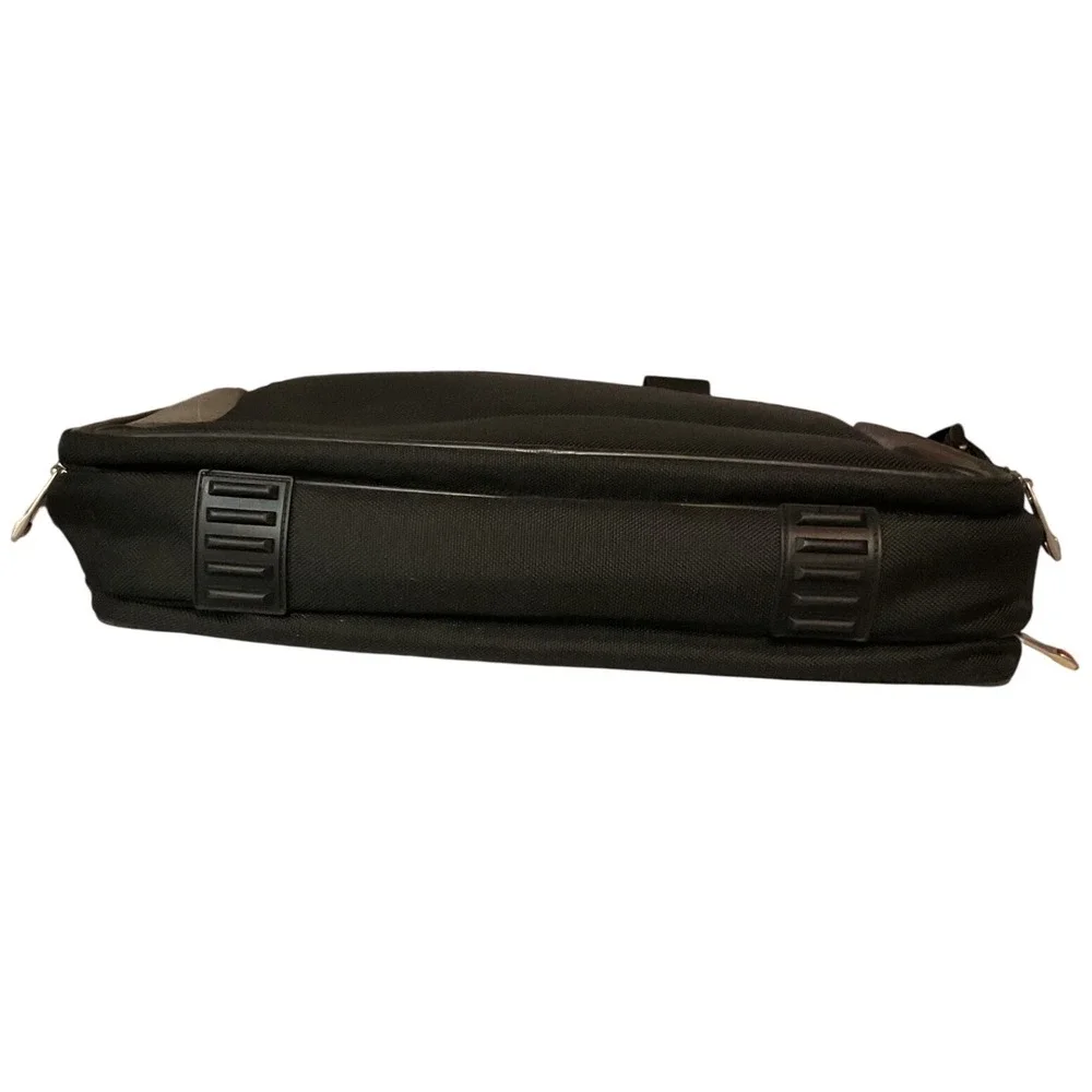 Wenger Men's Mainframe 16